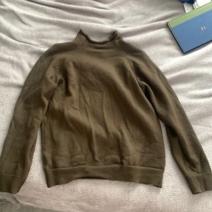 Our legacy wool sweater-olive green